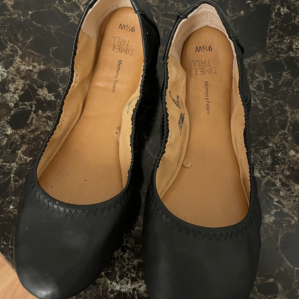 Time and Tru Women's Black Flats